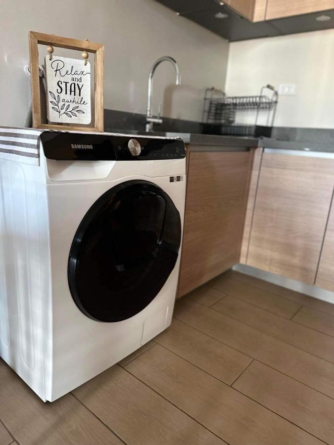 Luxury Bgc Condo In Taguig, Mckinley - Covered Parking And Wifi Free Ngoại thất bức ảnh