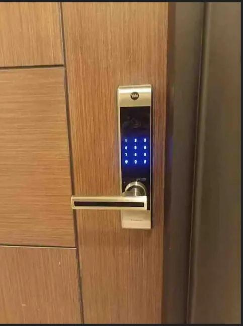 Luxury Bgc Condo In Taguig, Mckinley - Covered Parking And Wifi Free Ngoại thất bức ảnh