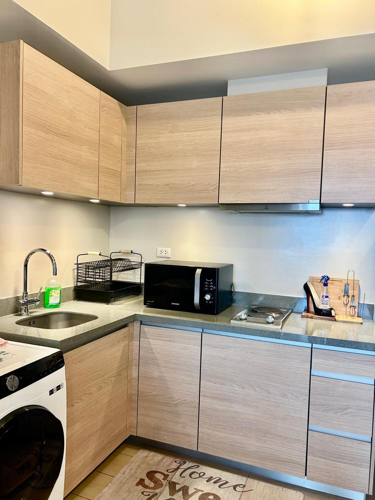 Luxury Bgc Condo In Taguig, Mckinley - Covered Parking And Wifi Free Ngoại thất bức ảnh