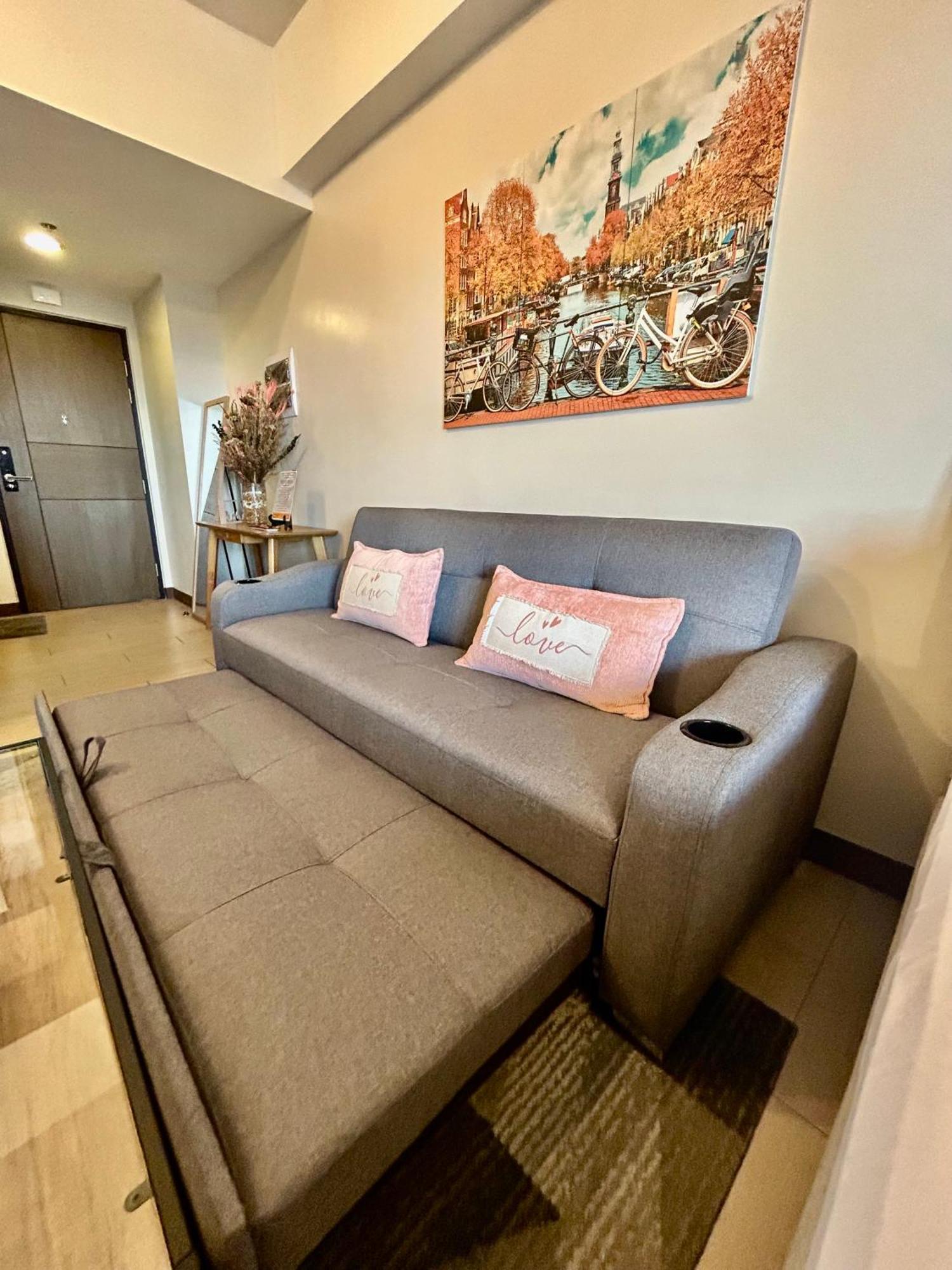Luxury Bgc Condo In Taguig, Mckinley - Covered Parking And Wifi Free Ngoại thất bức ảnh
