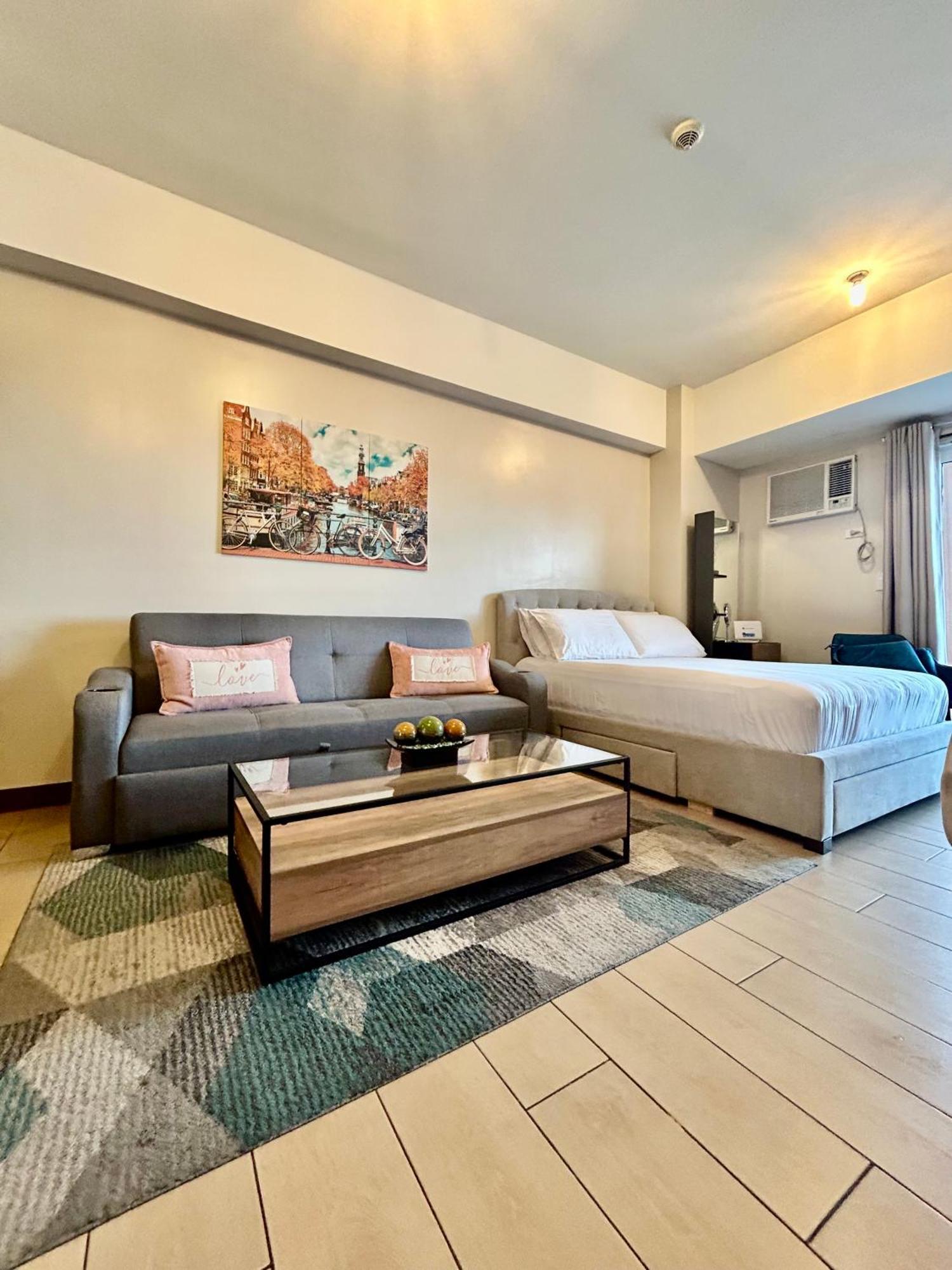 Luxury Bgc Condo In Taguig, Mckinley - Covered Parking And Wifi Free Ngoại thất bức ảnh